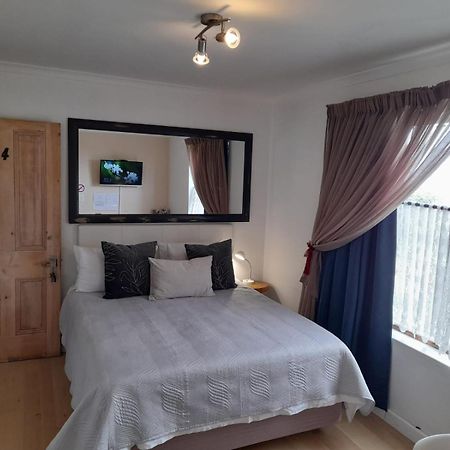 Fijnbos Guesthouse クニスナ エクステリア 写真