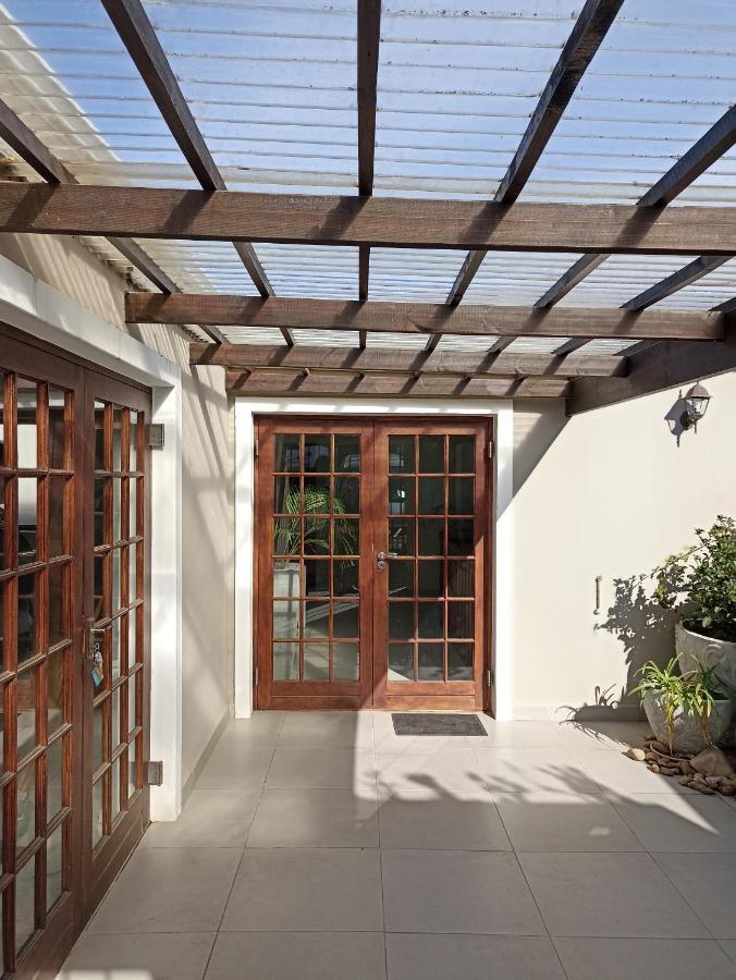 Fijnbos Guesthouse クニスナ エクステリア 写真